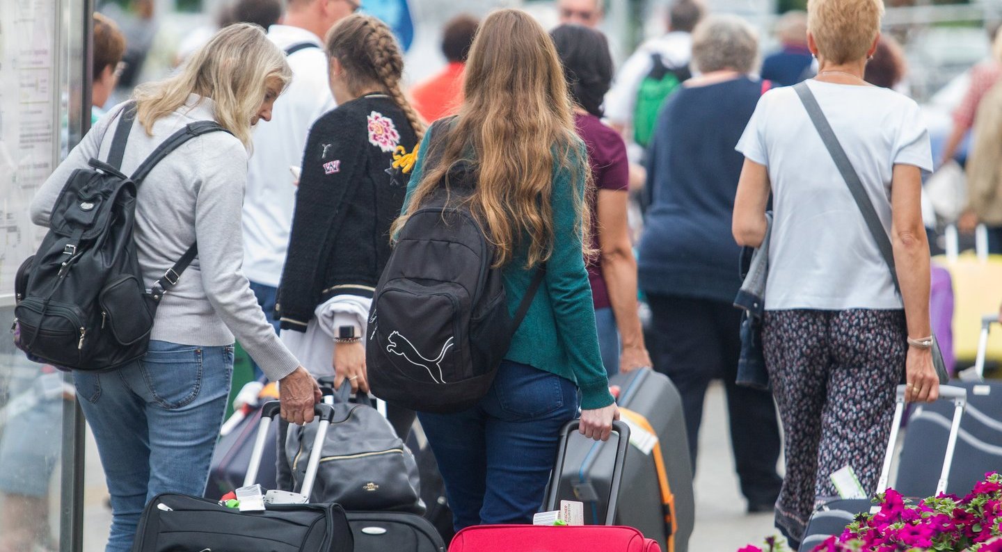 Švedijos vyriausybė antradienį pranešė pateiksianti įstatymo projektą, numatantį reikalavimą, kad migrantai laikytųsi „sąžiningo gyvenimo“ būdo, kitaip bus deportuoti.