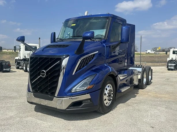 Startuoja atnaujintas „Volvo VNR“ vilkikas: moderni gamyba, bet paklausa vis dar kelia iššūkių