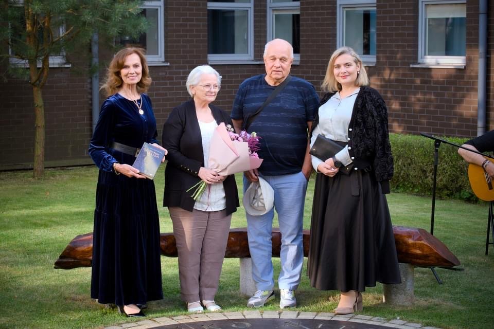 Su aktore V. Kochanskyte, buvusiu Seimo nariu V. Čepu ir I. Simonaitytės bibliotekos direktore L. &Scaron;imkeviče